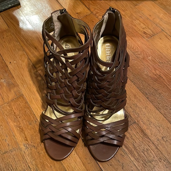 Dani Black Gladiator Heels 10 - Picture 1 of 5